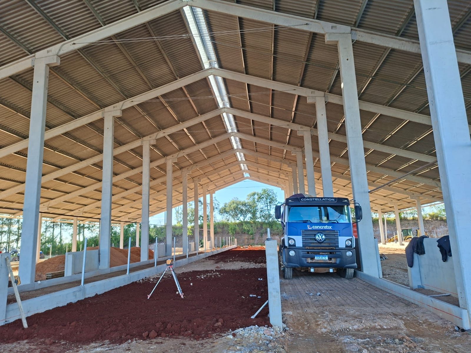 Barracão em obra